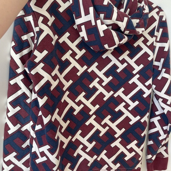 Tommy Hilfiger Burgundy and Navy Patterned Hoodie Youth size 12-14 NWOT - Picture 2 of 3